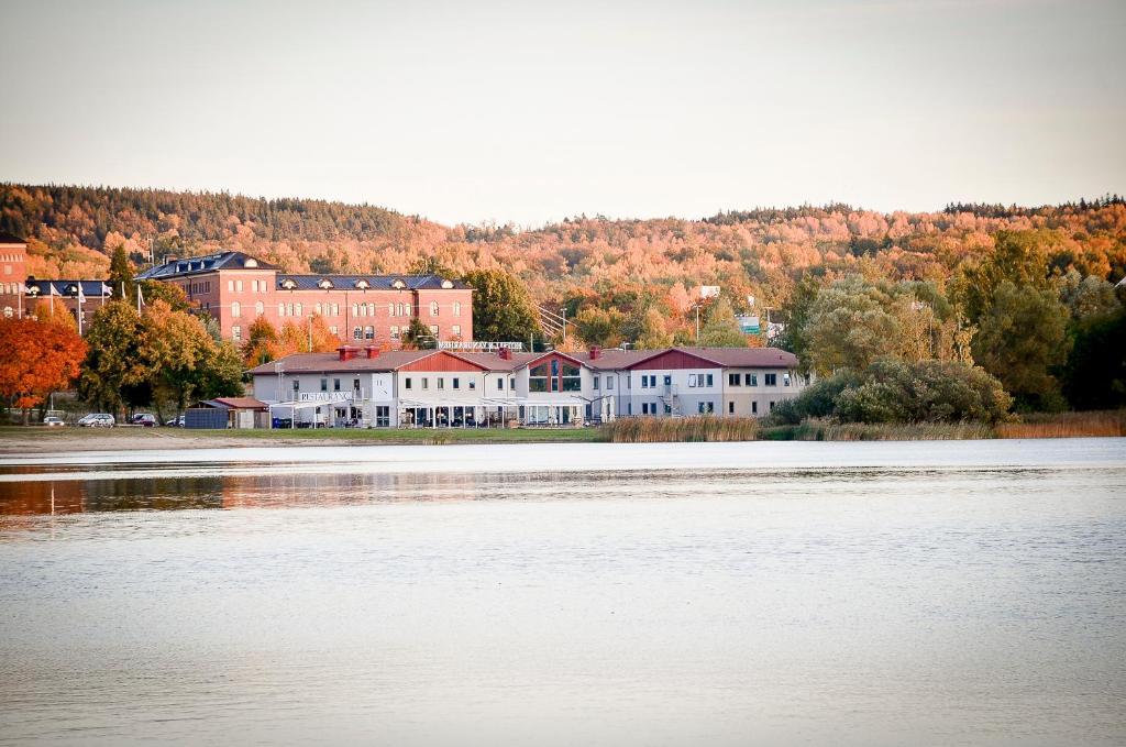 Jönköping Hasse Pa Sjoekanten Hotell & Restaurang מראה חיצוני תמונה